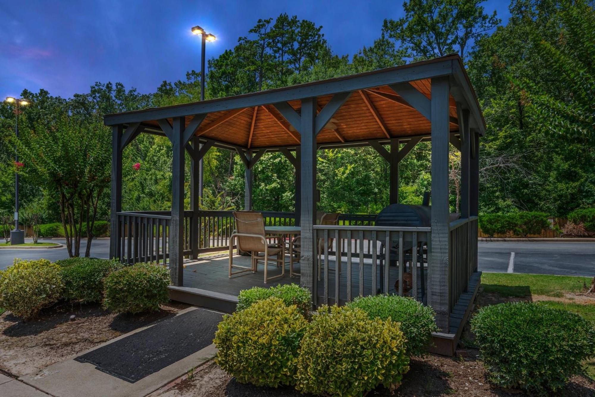 Holiday Inn Express & Suites Maumelle By Ihg Exterior photo
