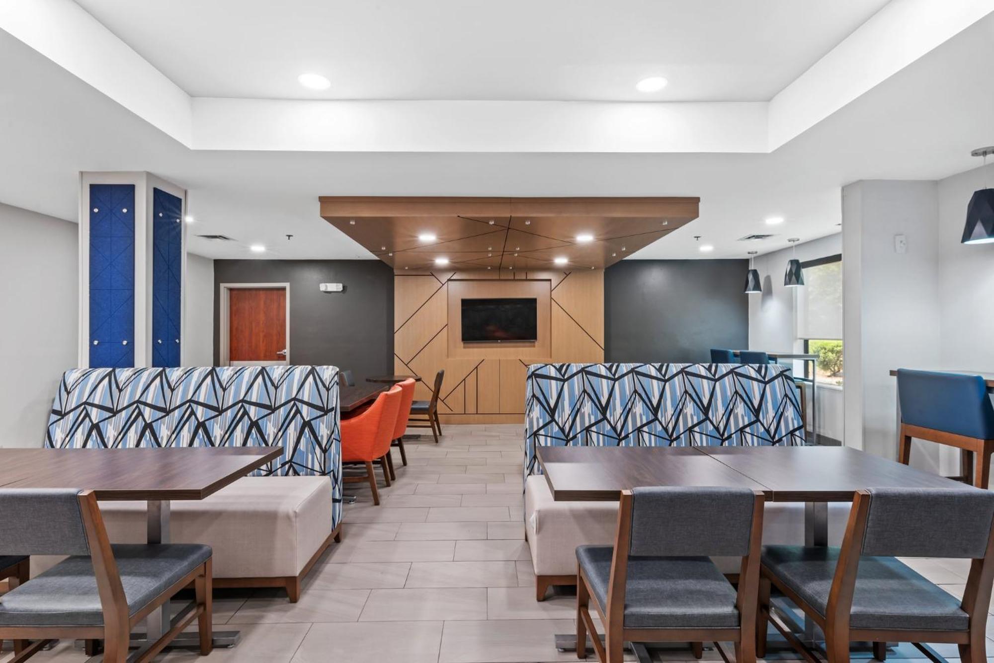 Holiday Inn Express & Suites Maumelle By Ihg Exterior photo