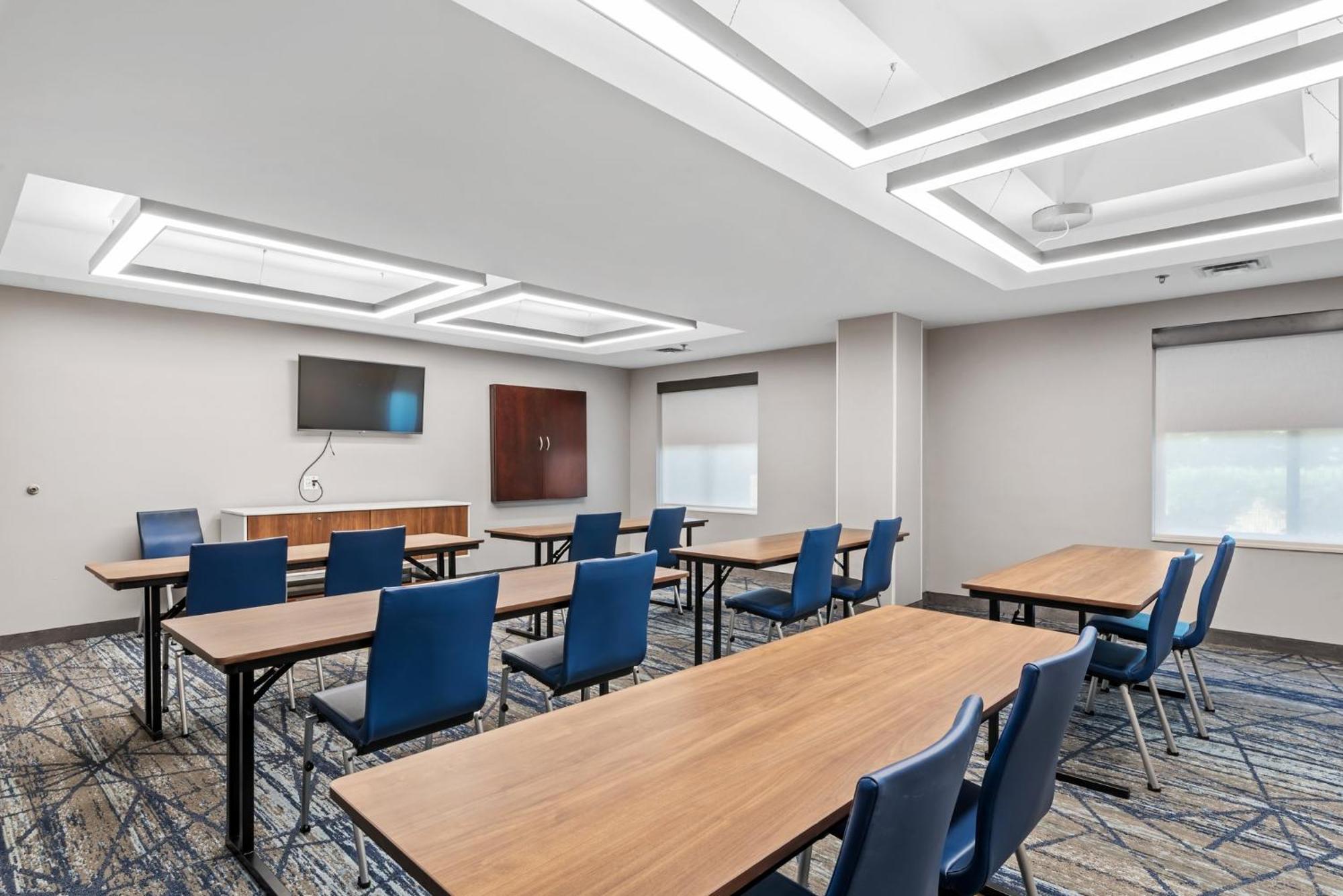Holiday Inn Express & Suites Maumelle By Ihg Exterior photo