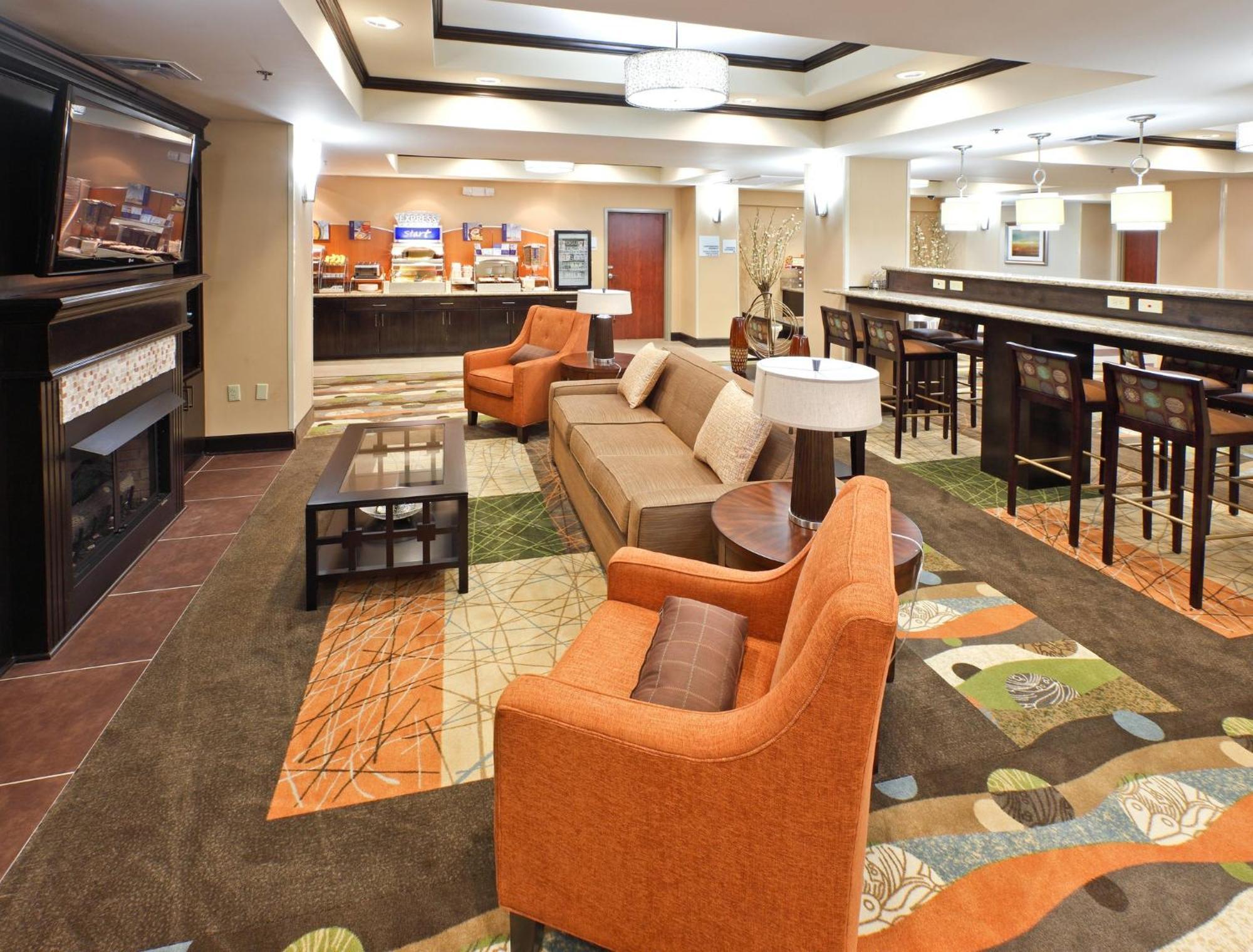 Holiday Inn Express & Suites Maumelle By Ihg Exterior photo