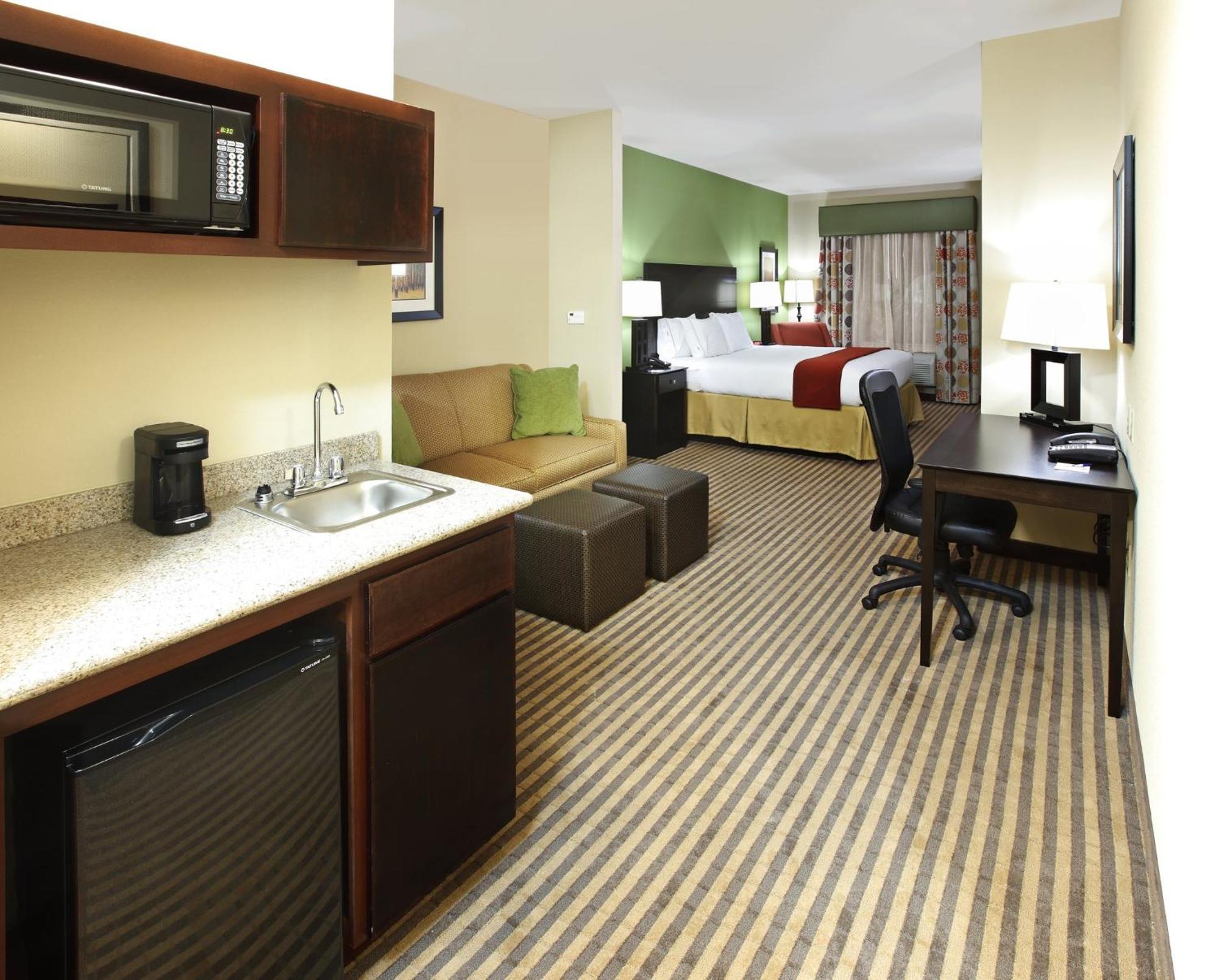 Holiday Inn Express & Suites Maumelle By Ihg Exterior photo