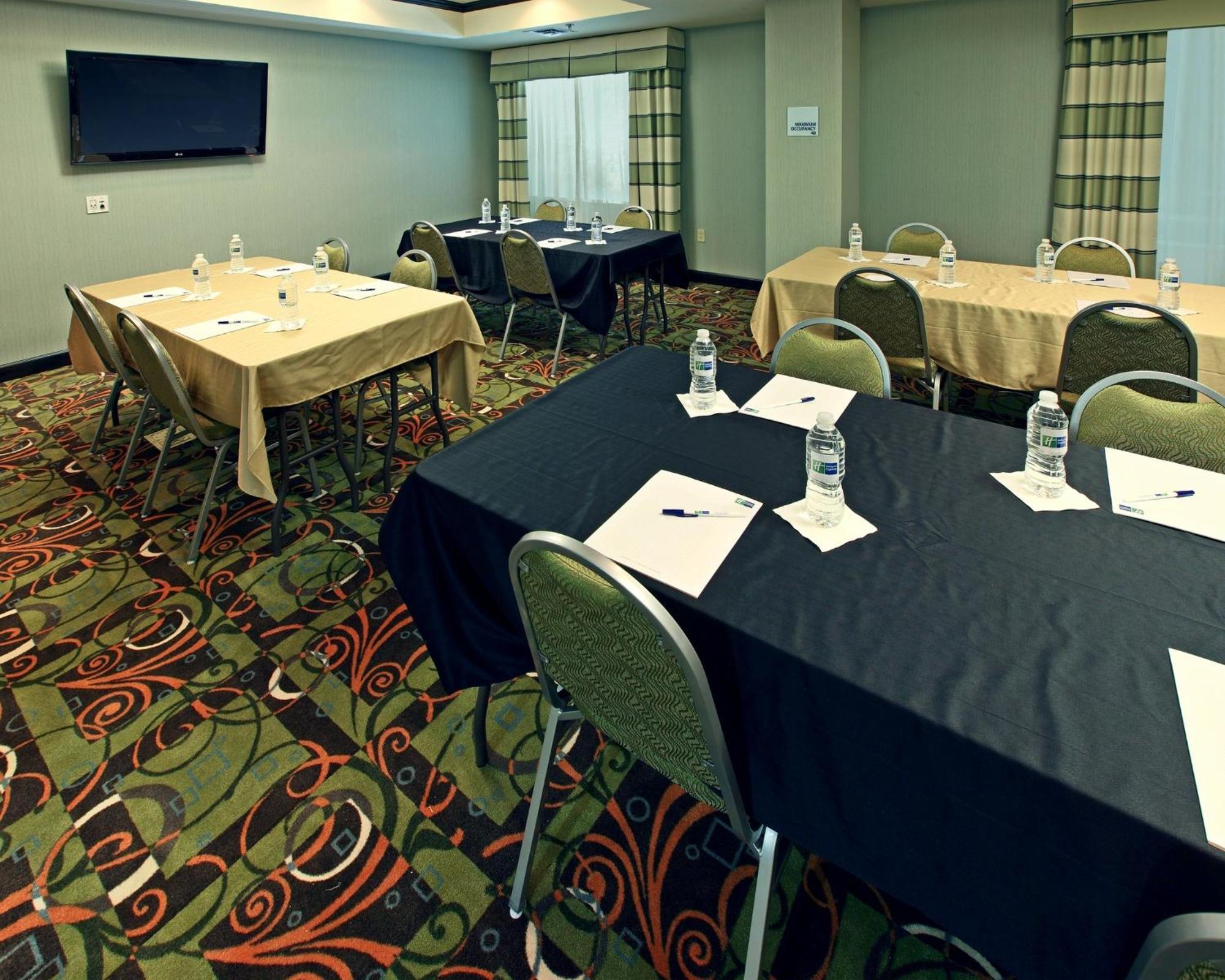 Holiday Inn Express & Suites Maumelle By Ihg Exterior photo